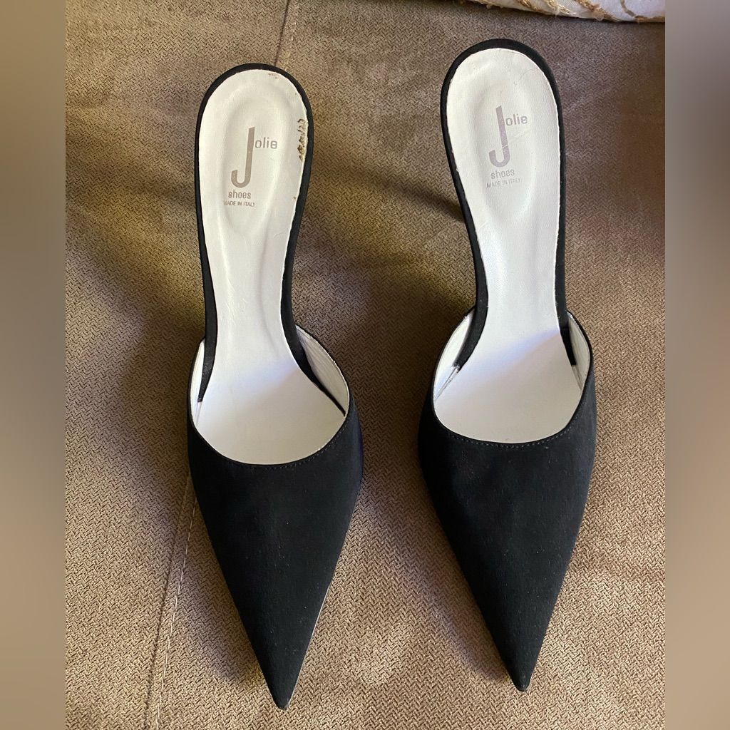 New! Jolie Italian Point Toe Pumps